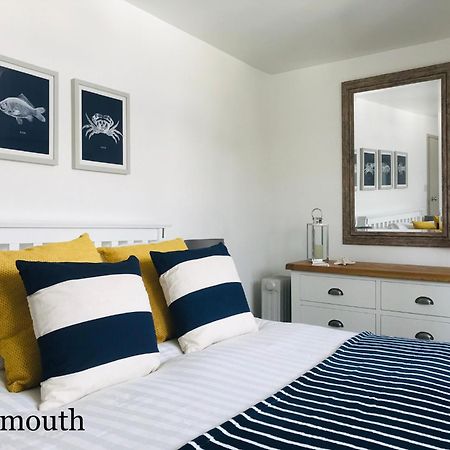 Nancie'S Place - Dartmouth Town Center With Private Parking - A Traditional Georgian Private Duplex Apartment - Beautifully Refurbished - Two Bedrooms, Bathroom, Kitchen And Lounge Diner Esterno foto