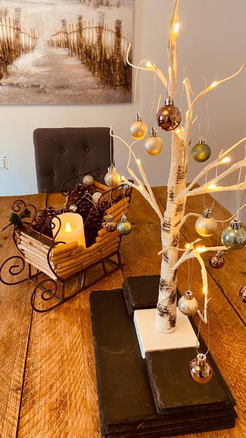 Nancie'S Place - Dartmouth Town Center With Private Parking - A Traditional Georgian Private Duplex Apartment - Beautifully Refurbished - Two Bedrooms, Bathroom, Kitchen And Lounge Diner Esterno foto