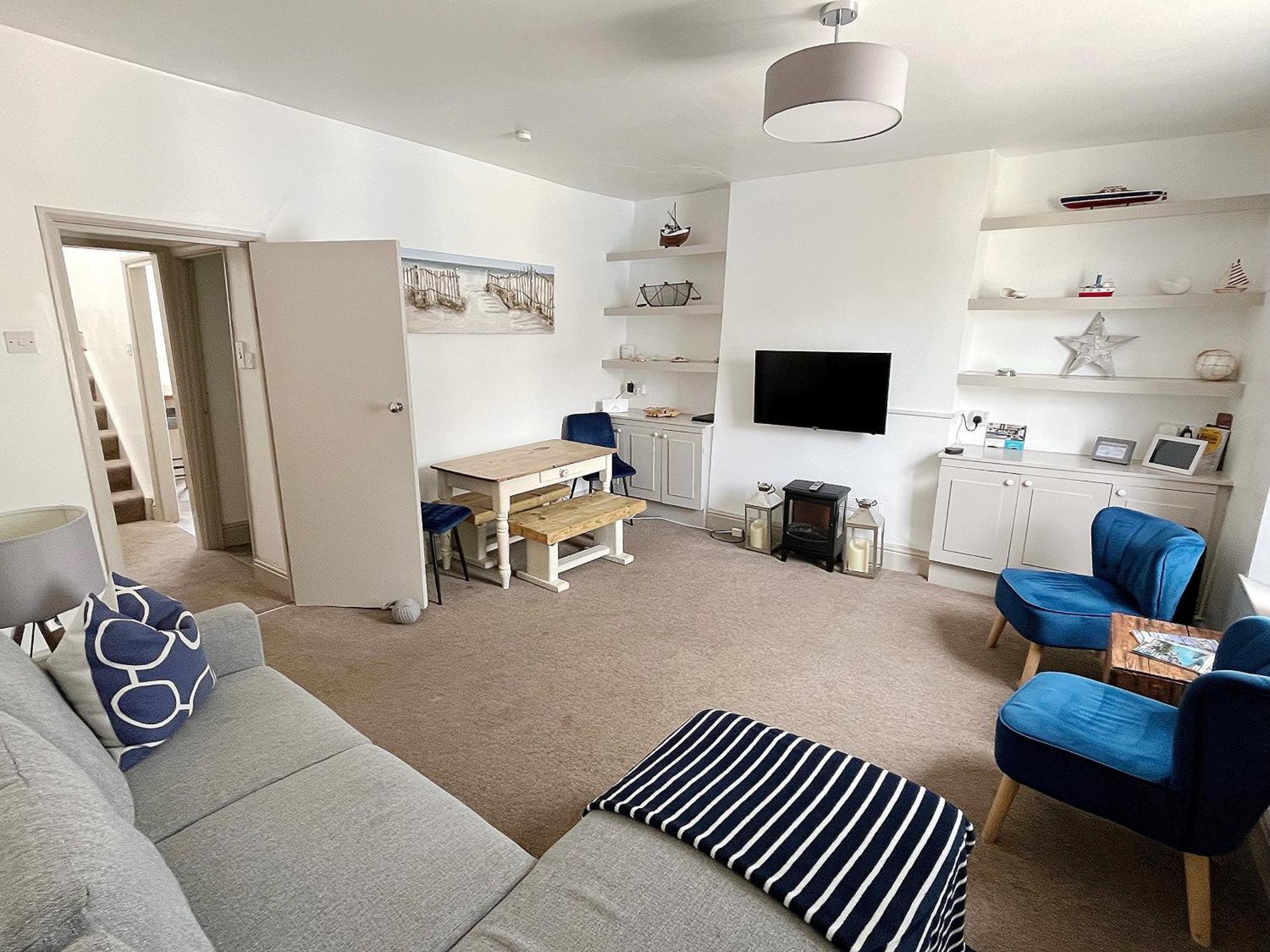 Nancie'S Place - Dartmouth Town Center With Private Parking - A Traditional Georgian Private Duplex Apartment - Beautifully Refurbished - Two Bedrooms, Bathroom, Kitchen And Lounge Diner Esterno foto