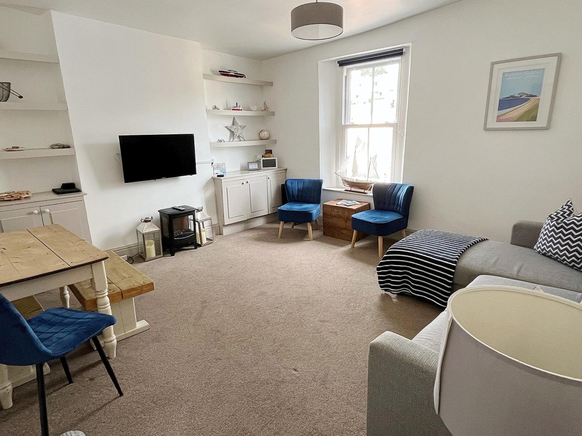 Nancie'S Place - Dartmouth Town Center With Private Parking - A Traditional Georgian Private Duplex Apartment - Beautifully Refurbished - Two Bedrooms, Bathroom, Kitchen And Lounge Diner Esterno foto