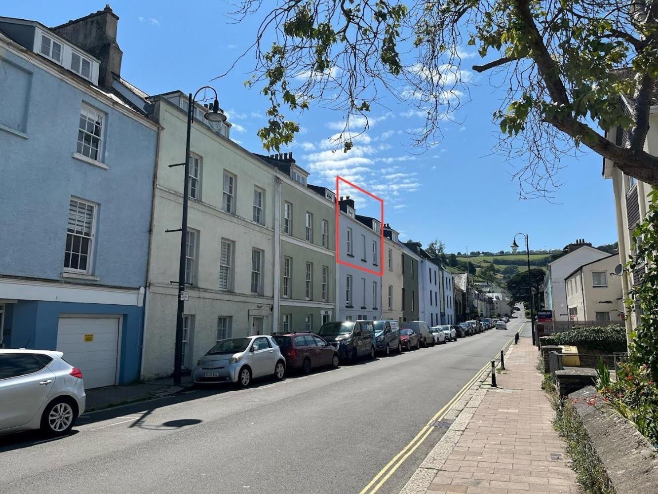 Nancie'S Place - Dartmouth Town Center With Private Parking - A Traditional Georgian Private Duplex Apartment - Beautifully Refurbished - Two Bedrooms, Bathroom, Kitchen And Lounge Diner Esterno foto