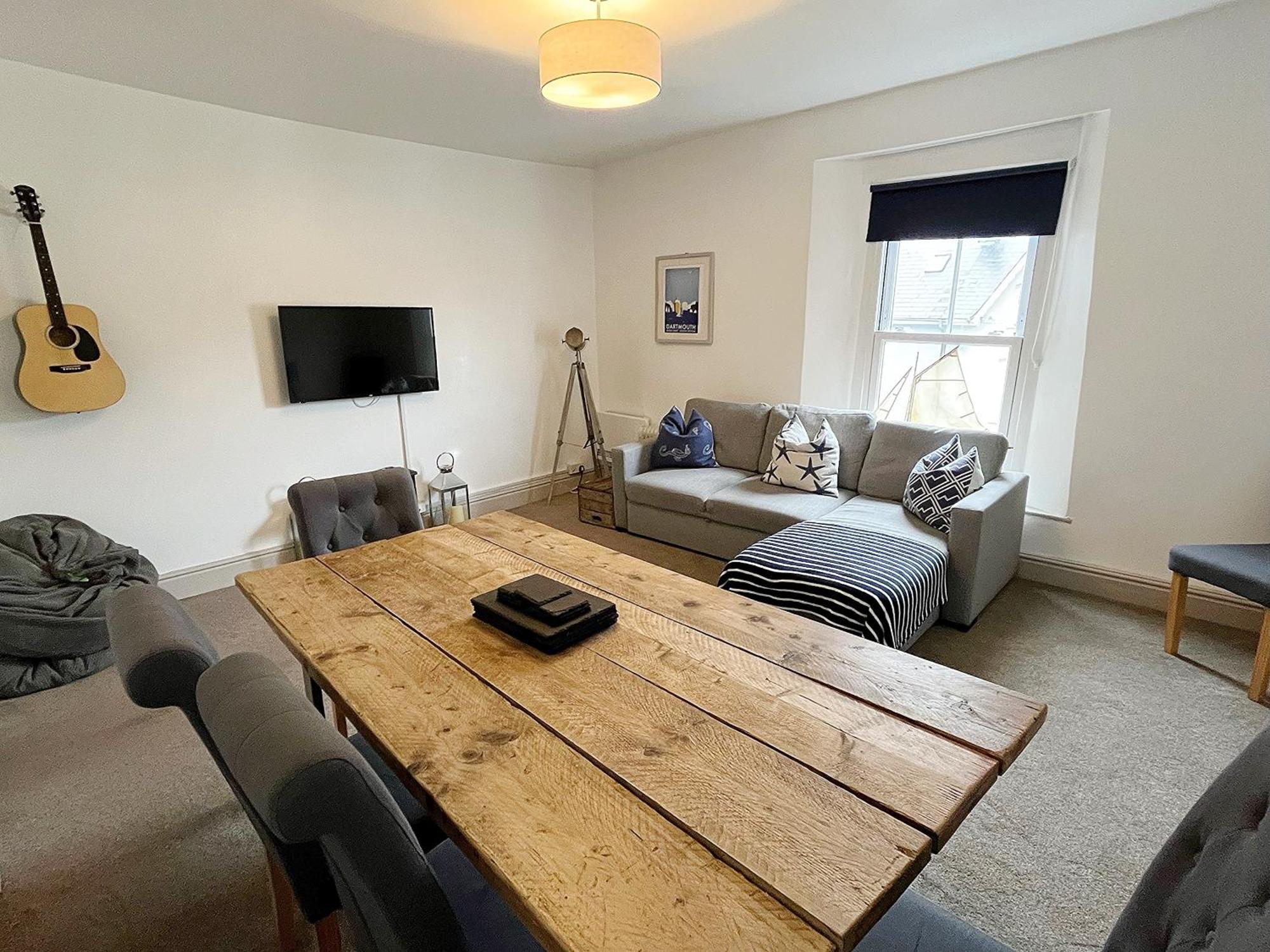 Nancie'S Place - Dartmouth Town Center With Private Parking - A Traditional Georgian Private Duplex Apartment - Beautifully Refurbished - Two Bedrooms, Bathroom, Kitchen And Lounge Diner Esterno foto